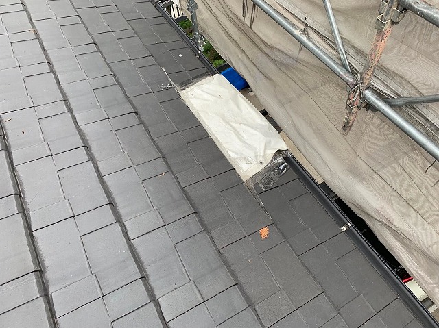 強風被害を受けた屋根